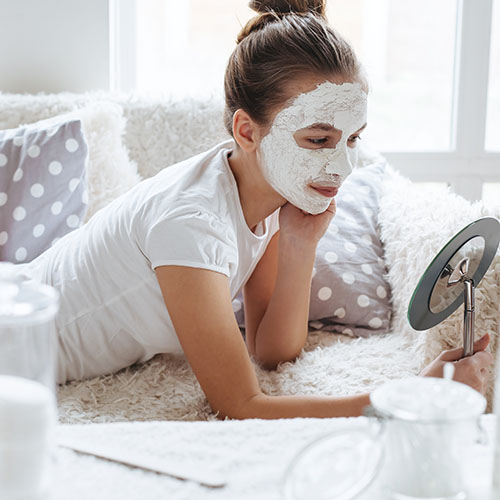 girl wearing a face mask